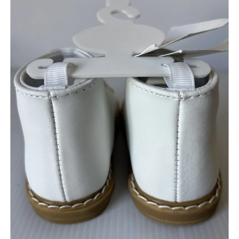 *NEW* Crown & Ivy Baby Shoes Size 4 ( 9-12 Months )